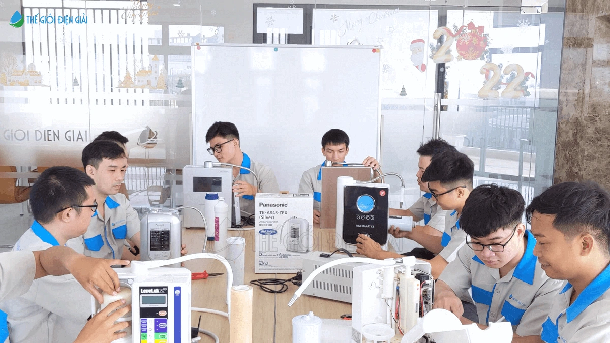 SOF-2025-01832-quy-trinh-duoc-thuc-hien-tai-trung-tam-ky-thuat-dat-chuan-boi-doi-ngu-ky-thuat-vien-duoc-dao-tao-bai-ban