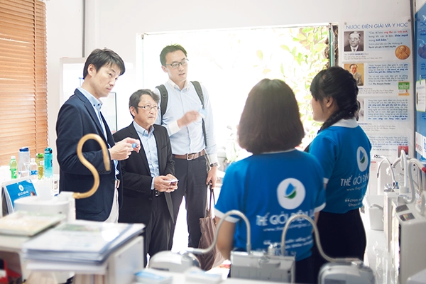 panasonic-to-chuc-ct-huan-luyen-ky-thuat-ve-may-dien-giai-nuoc-ion-kiem-cho-tgdg