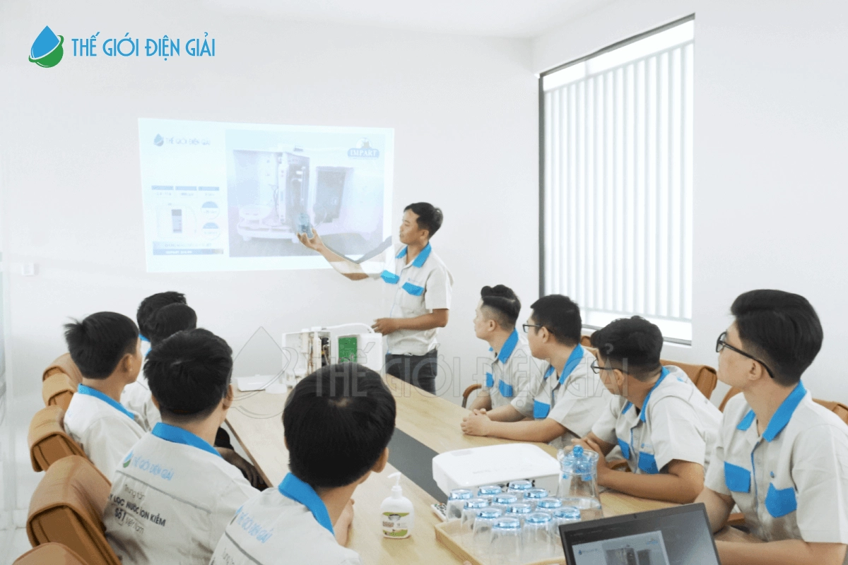 SOF-2025-01832-chuyen-vien-ky-thuat-training