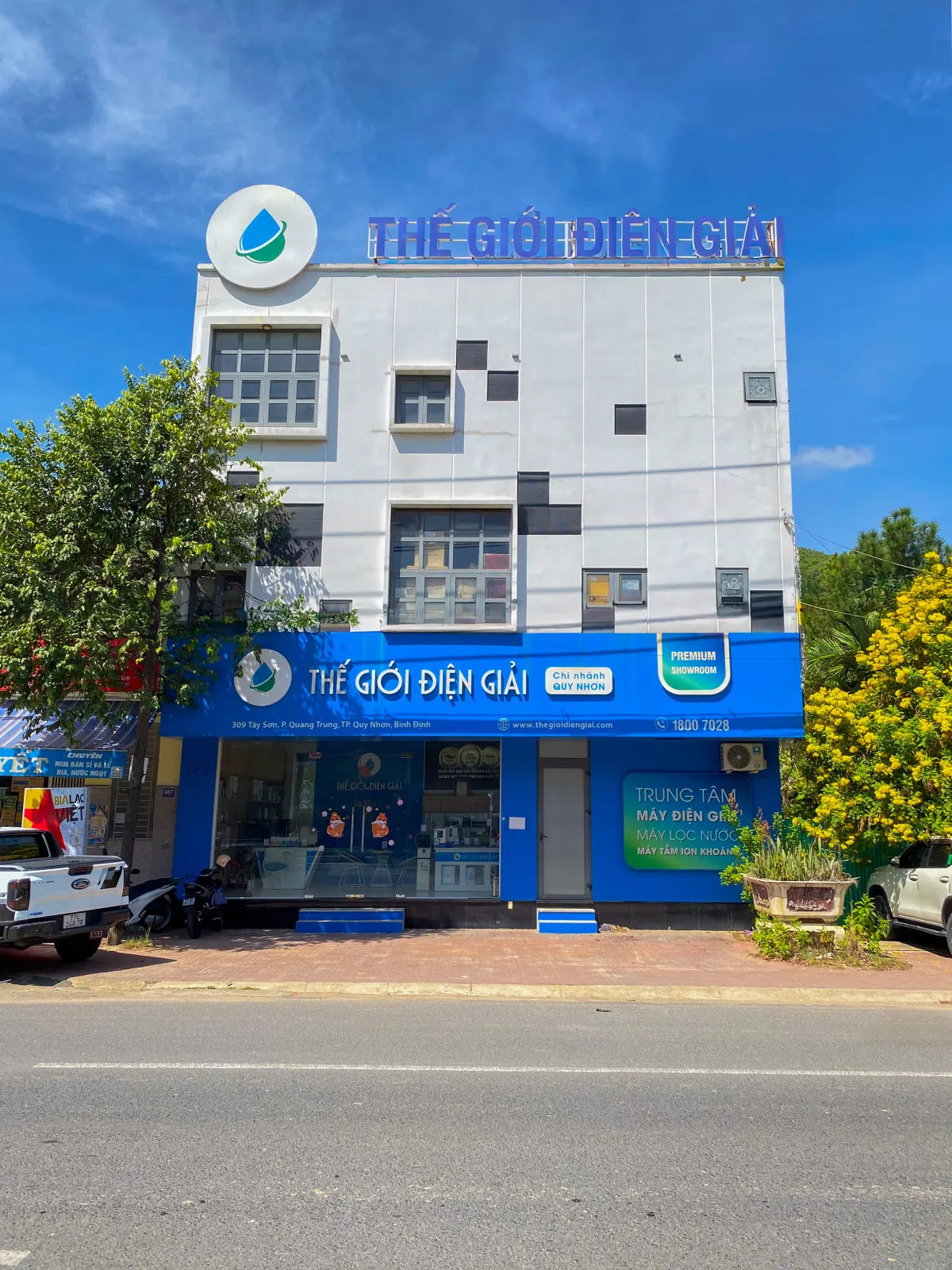 SOF-2025-01871-showroom