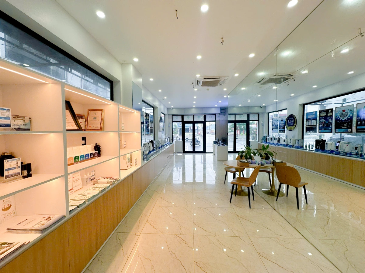 SOF-2025-01871-HP showroom