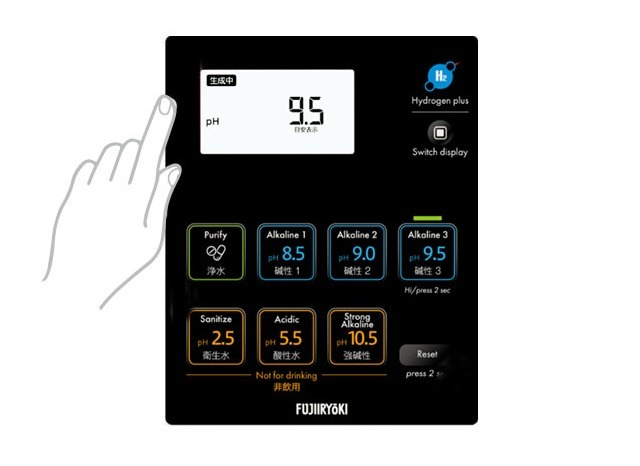 SOF-2025-01519-fujiiryoki-hwp77-co-man-hinh-lcd-hien-thi-ro-rang-cac-thong-so-nhu-ph-va-tuoi-tho-loi-loc-mang-lai-su-tien-loi-va-tham-my