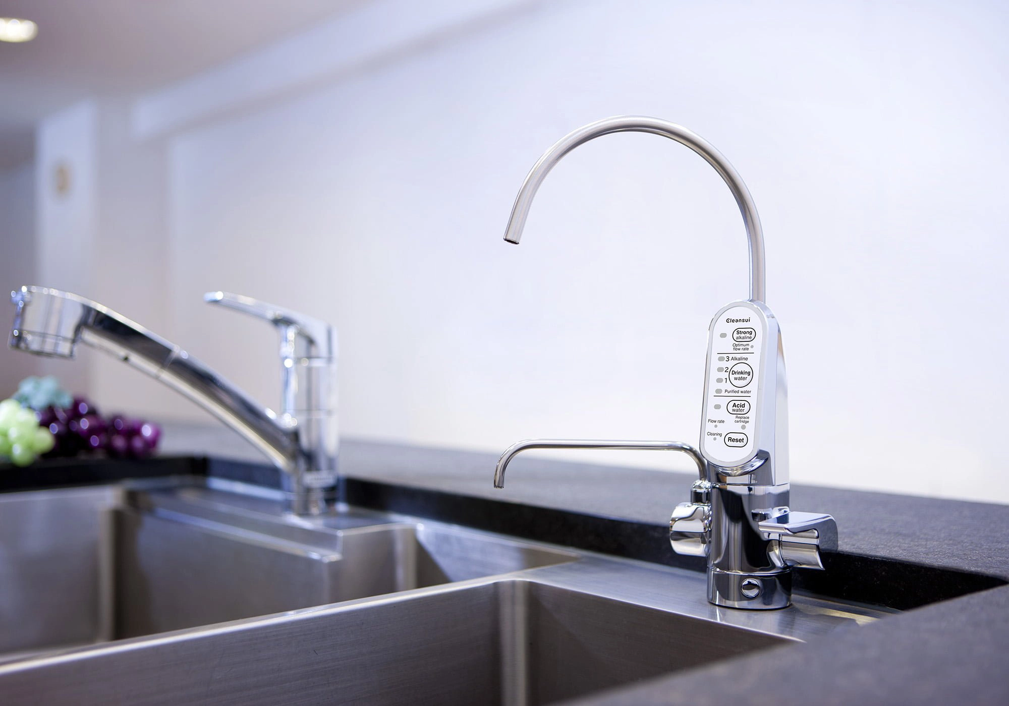 SOF-2025-01519-SOF-2025-01519-cleansui-eu301-den-tu-tap-doan-chemical-cleansui-la-lua-chon-hoan-hao-cho-nguoi-dung-can-may-loc-nuoc-am-tu-nho-gon-cong-nghe-cao