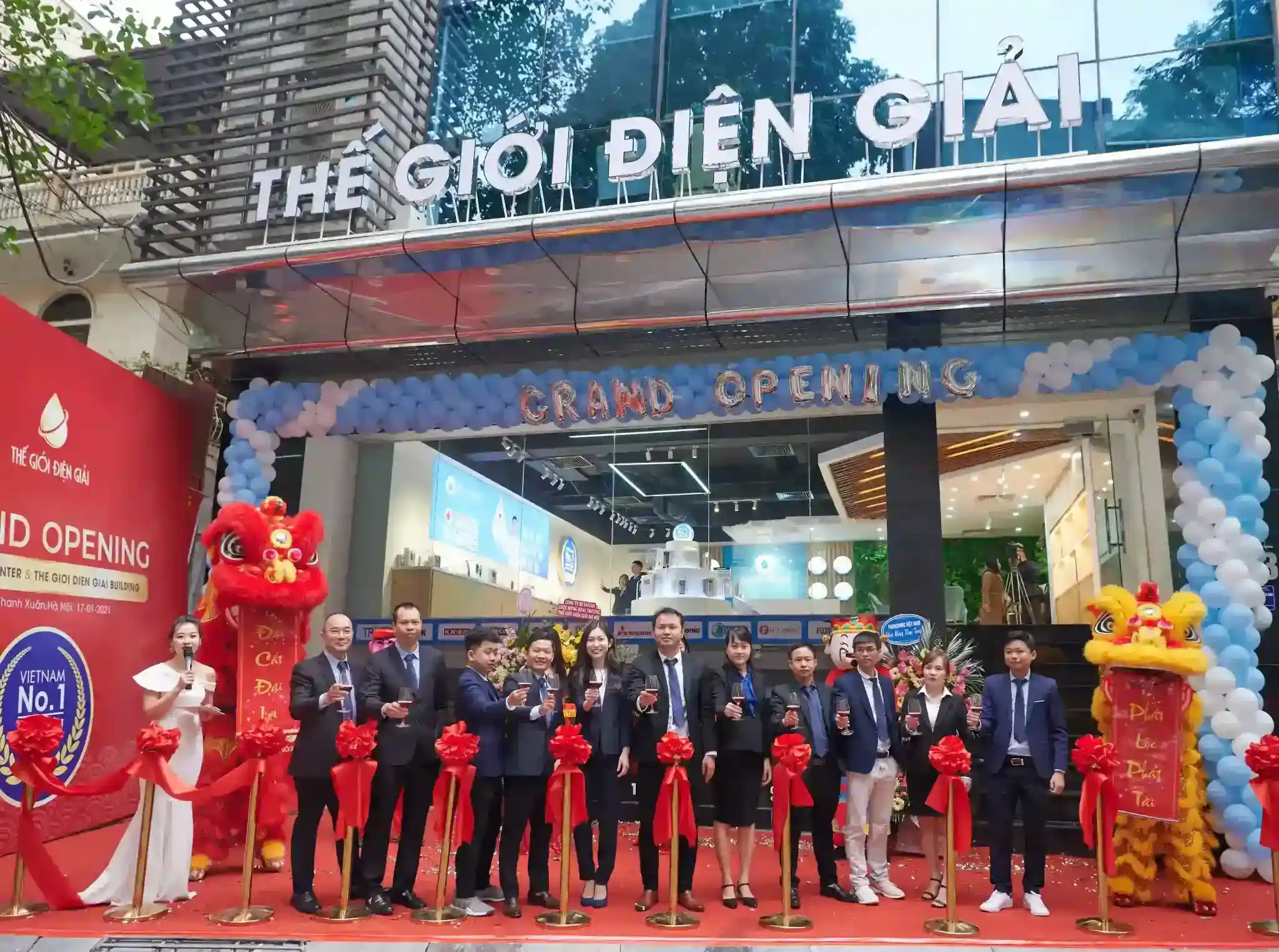 toan-canh-khong-gian-ben-ngoai-experien-center-1