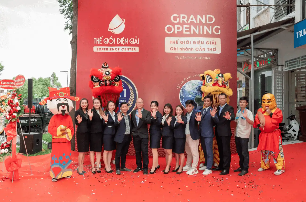 Các ban lãnh đạo của Tập Đoàn Thế Giới Điện Giải tại lễ khai trương chi nhánh mới Cần Thơ