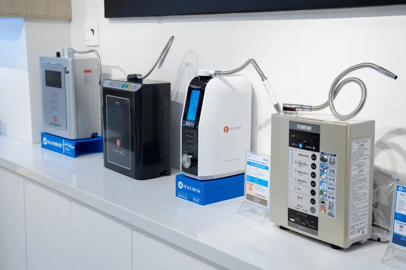 Không gian trưng bày các dòng sản phẩm máy lọc nước điện giải ion kiềm