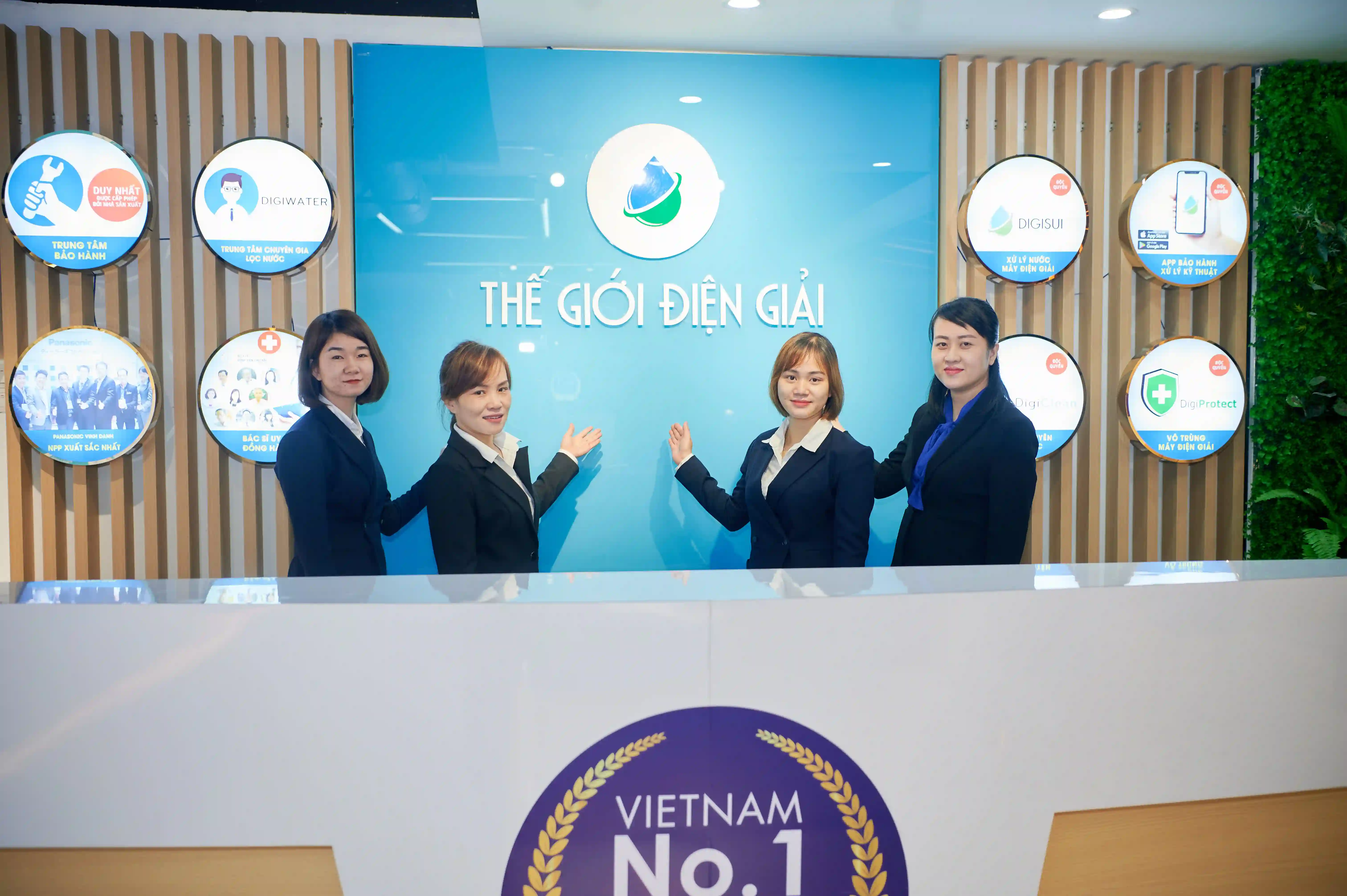 Đội ngũ nhân viên của Thế Giới Điện Giải được đào tạo chuyên nghiệp, bài bản để hỗ trợ và tư vấn khách hàng