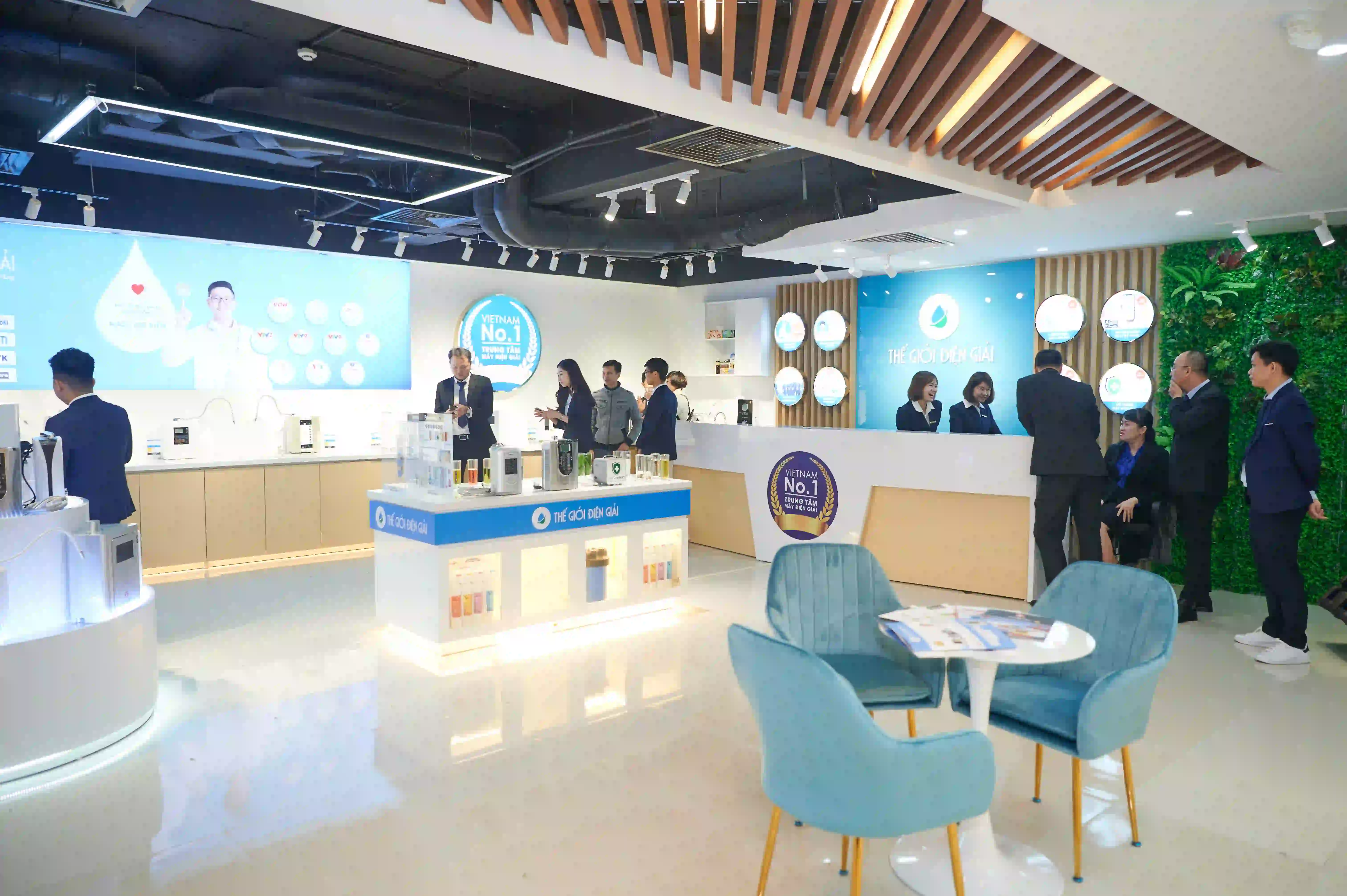 Toàn cảnh không gian bên trong của Trung Tâm Trải Nghiệm Thế Giới Điện Giải khu vực Thanh Xuân, Hà Nội
