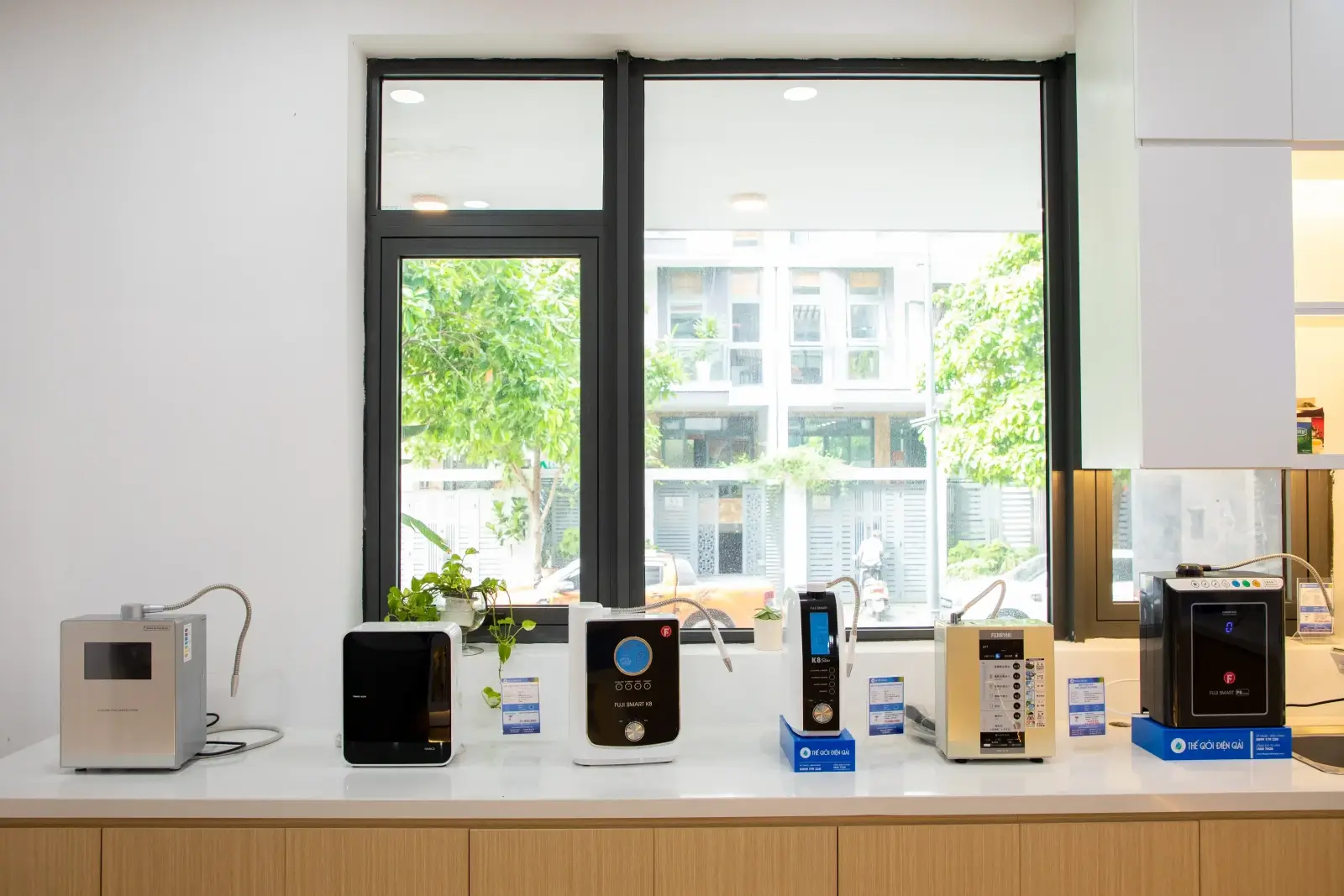 may-loc-nuoc-ion-kiem-tai-mega-center-1