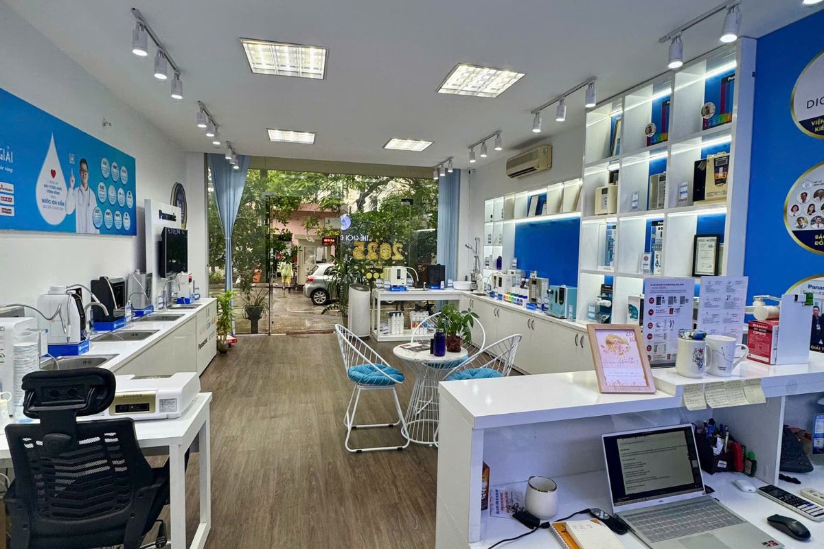 show-room-the-gioi-dien-giai-ba-dinh (2)