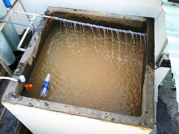 Sử dụng giàn mưa oxy hóa kết hợp bể lọc