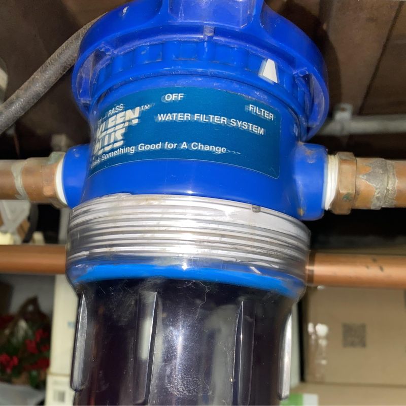 Máy lọc nước tổng bị rò rỉ