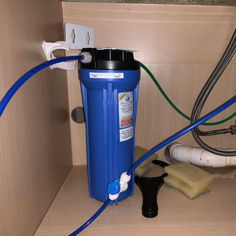 Máy lọc nước tổng đầu nguồn phát ra tiếng ồn lớn