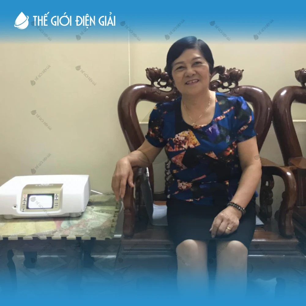 khach-cu-may-tri-lieu-dien-truong-fx-14000-12-2