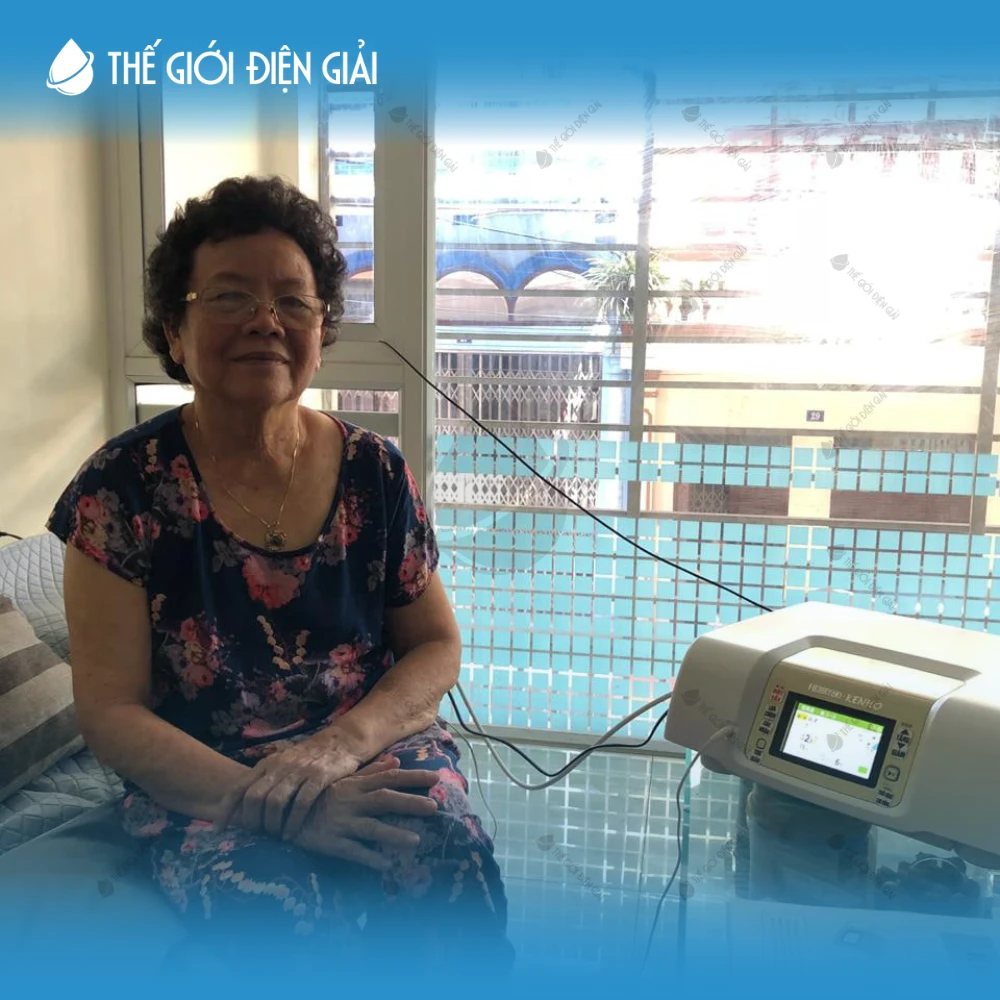 khach-cu-may-tri-lieu-dien-truong-fx-14000-6-2